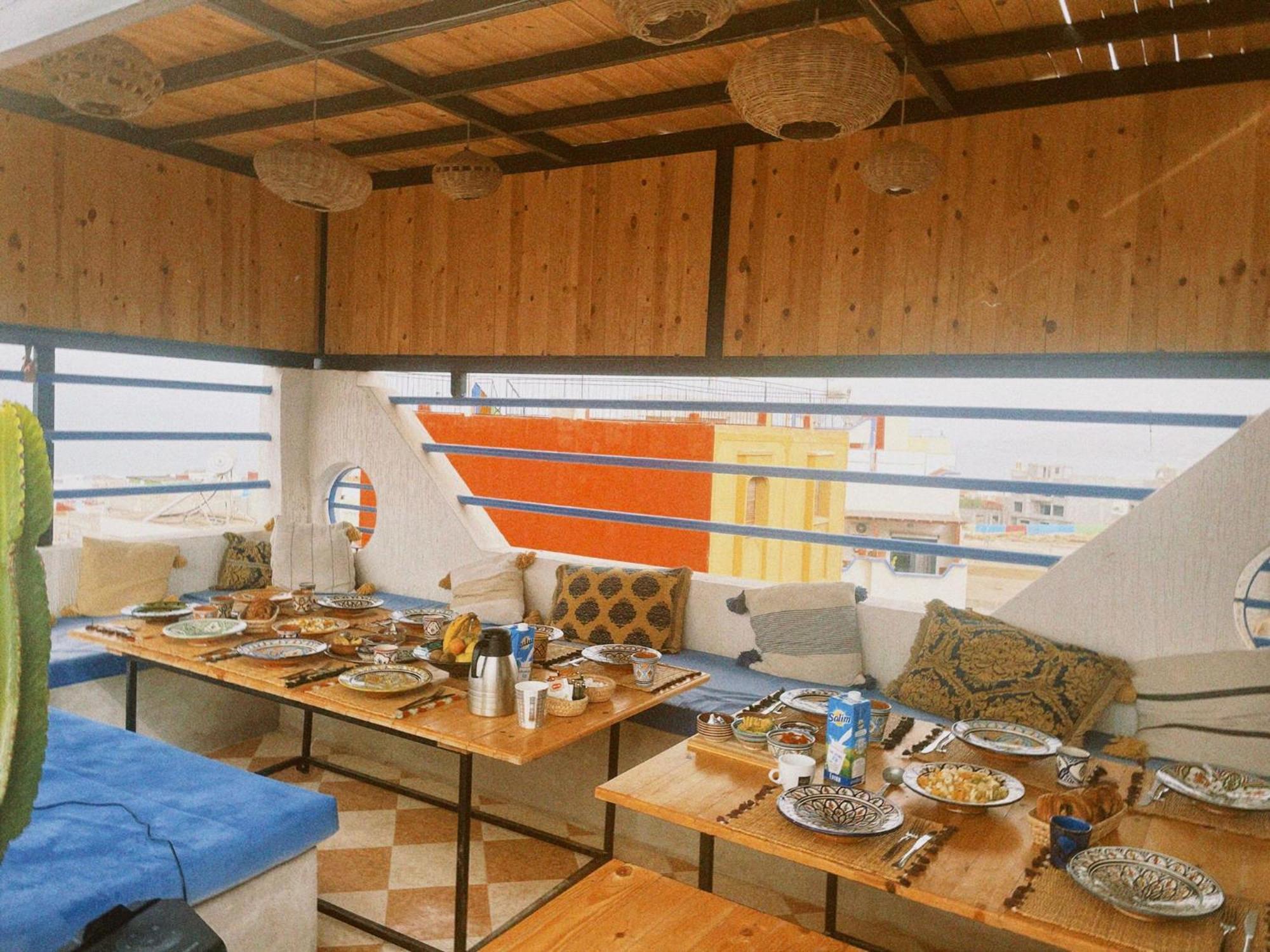 Good Wave Surf House Panzió Tamraght Kültér fotó